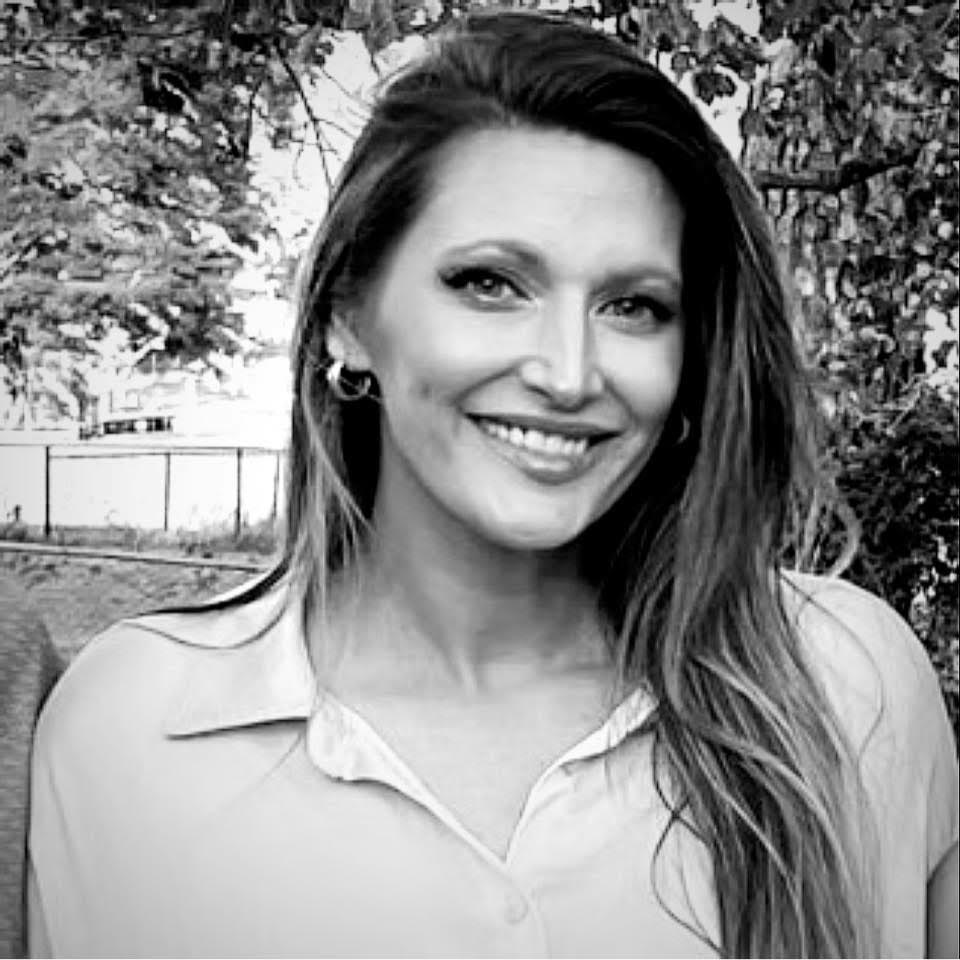 Headshot of agent Molly Carter